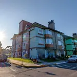 Apartamento Letícia novinho próximo a Borges de Medeiros em Gramado